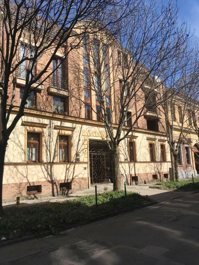 Ik Apartment Debreţin Exterior foto