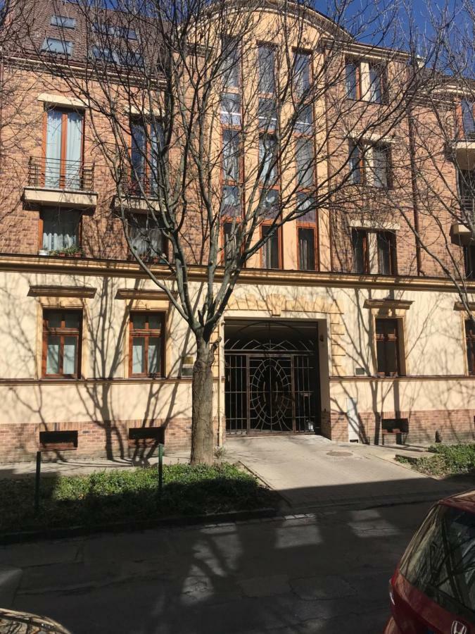 Ik Apartment Debreţin Exterior foto